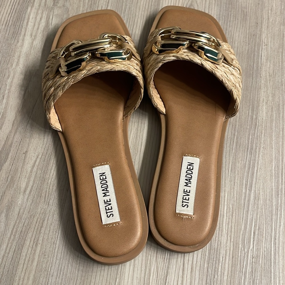 Steve Madden Tan Raffia Slide Sandals with Gold Chain Detail Sz 8 - Picture 10 of 12